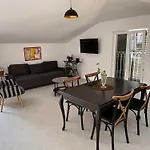 Quince Luxury Apartment