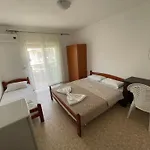Lazorja Rooms