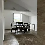 Cozy, Fully Equipped, Free Parking&Wifi, Quiet, 2Bd