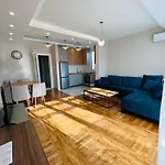 Apartment Luxury Explorer