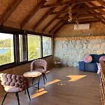 Lake House Zoya