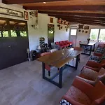 Airport Apartments Tri Hrasta