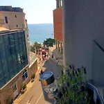 Lavender Apartment - Close To The Beach - Private Garage Parking