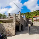 Apartments Lav Lustica