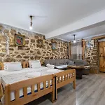 Old House Kontic