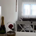 Apartment Shine