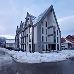 Apartman U Centru Kolasina Sa Garazom