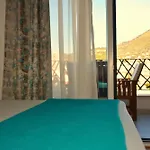 Sunset Retreat Apartment Bar