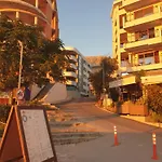 Lavender Apartment - Close To The Beach - Private Garage Parking