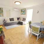 Sunny Apartment Tara