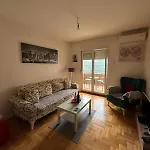 Apartman 38