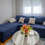 Nyc Apartman With Garage