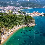 Status-M Apartments Jelushich