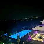 Solana'S View - Ferienhaeuser In Ruhiger Lage, Mit Einer Einzigartigen Aussicht, Infinity Pool, Free Parking Und Wlan