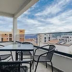 Lux Dam Apartments