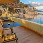 Beachfront Luxury Apartment