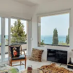 Cozy Home In Herceg Novi With Wifi