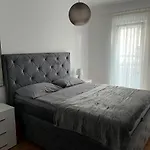 Cozy Central Apartment Niksic