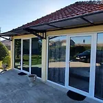 Cozzy Apartment Near The Aiport Podgorica