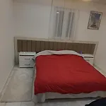 Linda Apartments