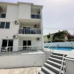 Dilan Apartments By The Sea
