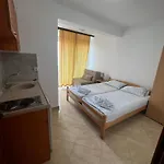 Sand And Sea Apartments