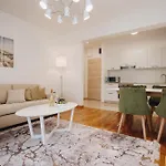 Status-M Apartments 183
