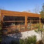 Carevic Resort & Villas