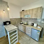 Modern Studio With Free Parking