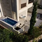 Aura Tower Srna Apartments