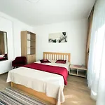 Cosy Two-Bedroom Apartment In Becici By Sea And Mountains
