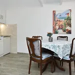 One Bedroom Apartment Old Town