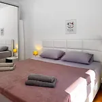 Lavander Bay E04