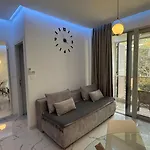 Aura Tower Srna Apartments