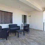 2Bd Apt W Private Pool And City View 