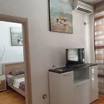 Victor Apartments