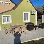Nora'S House