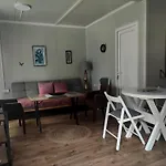 Apartman Sa Sopstvenim Dvoristem , Pored Mora