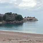 Queen'S Beach Apartment Przno