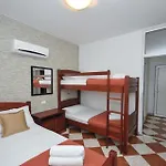 Ferienwohnung Fuer 4 Personen Ca 55 M In Budva, Adriakueste Montenegro Kueste Um Budva