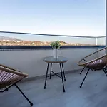 Cozy Coastal Bliss 1