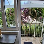 Sunrise Deluxe Apartment