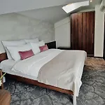 Hotel Pine