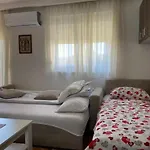 Tivat Charming Studio Near Sea & Marina