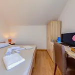 Villa P Apartments