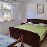 Linden Apartment