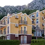 Boka Side Apartment