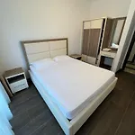 Iris 1
