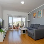 Azzurro Apartment In Utjeha