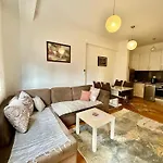 Daydream Luxury Apartment